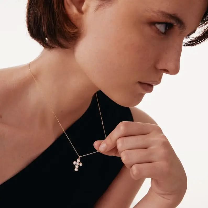 Dainty Pearl Cross