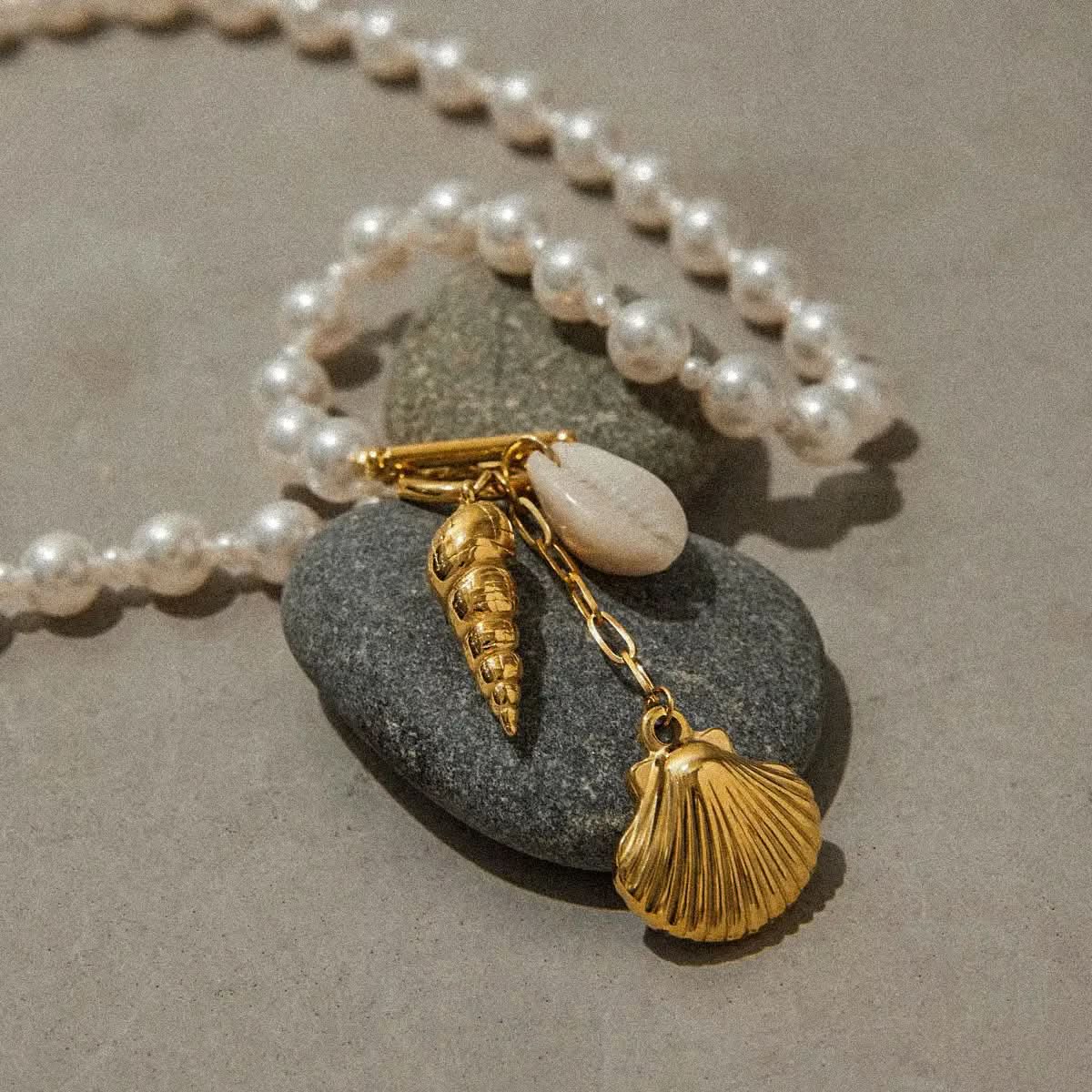 Y-Shape Shell Clasp Necklace