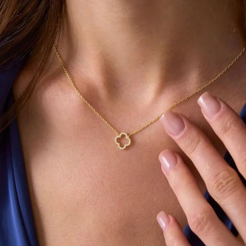 Dainty Clover Necklace