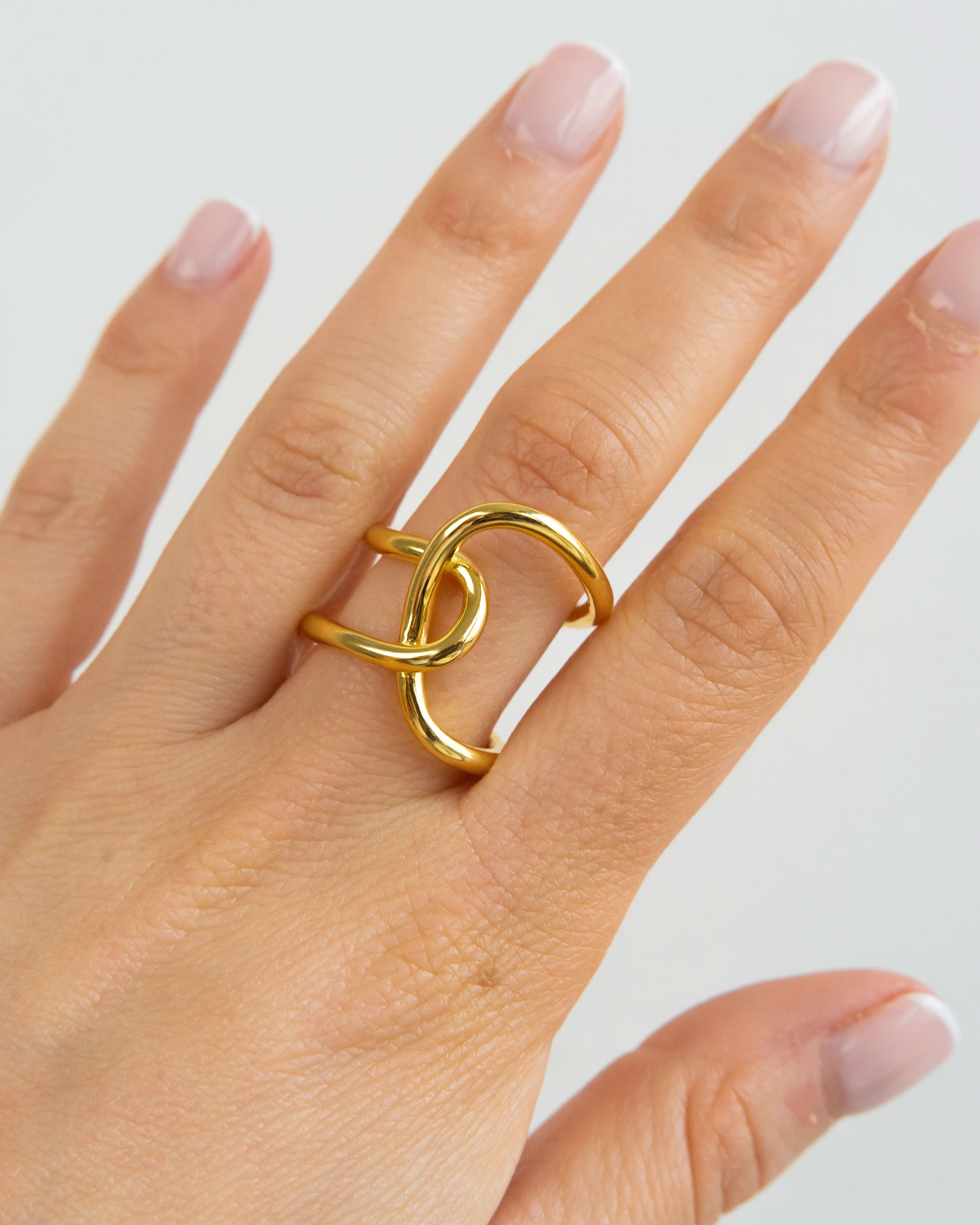Serpehtia Ring