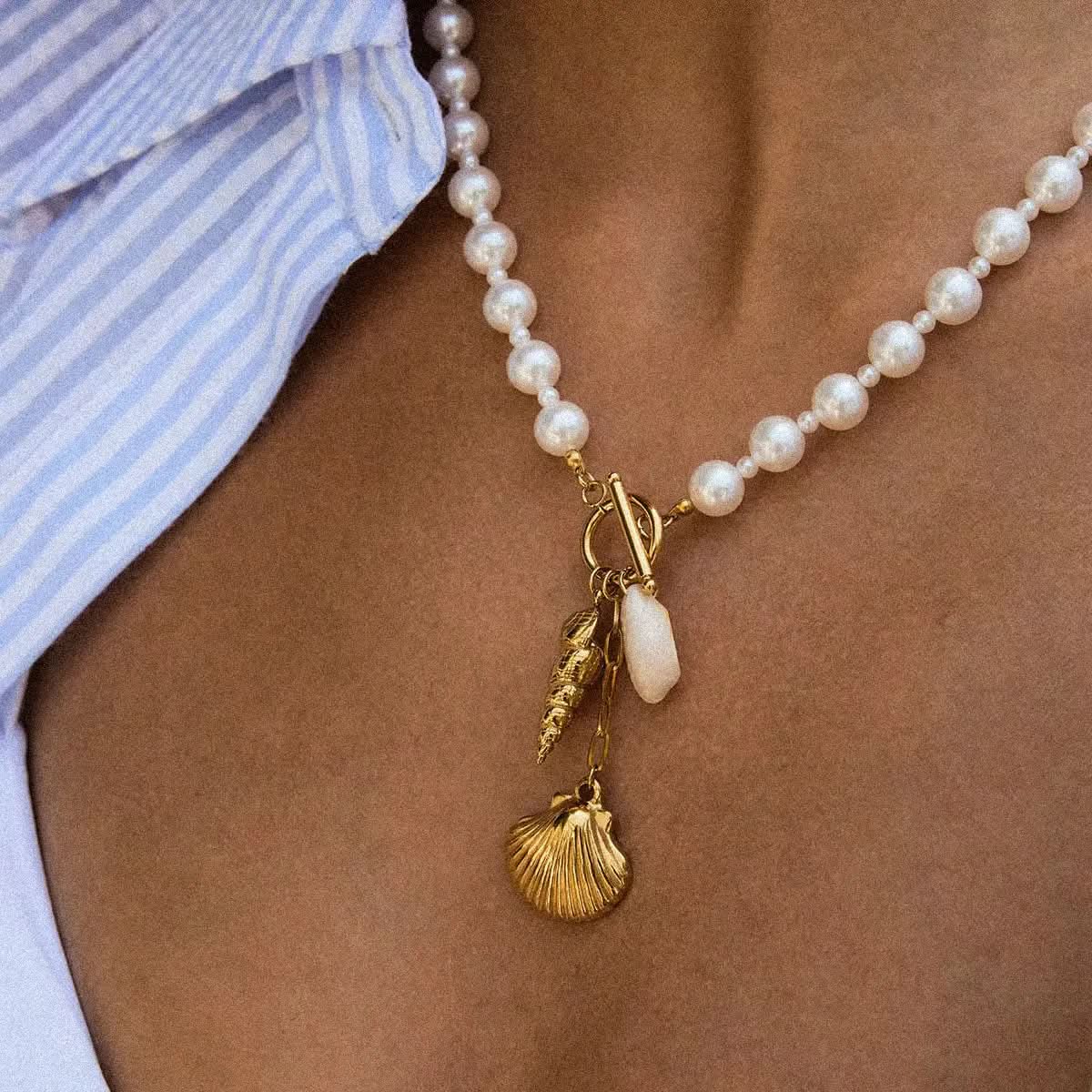 Y-Shape Shell Clasp Necklace