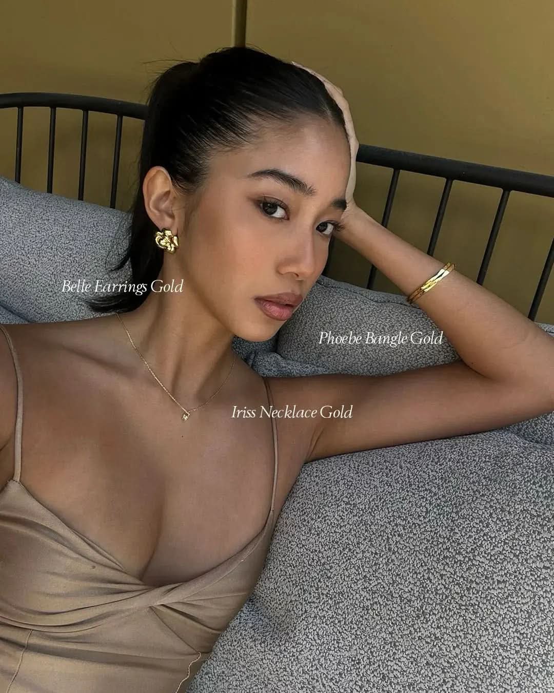 Elen Earrings – Gold Floral Studs