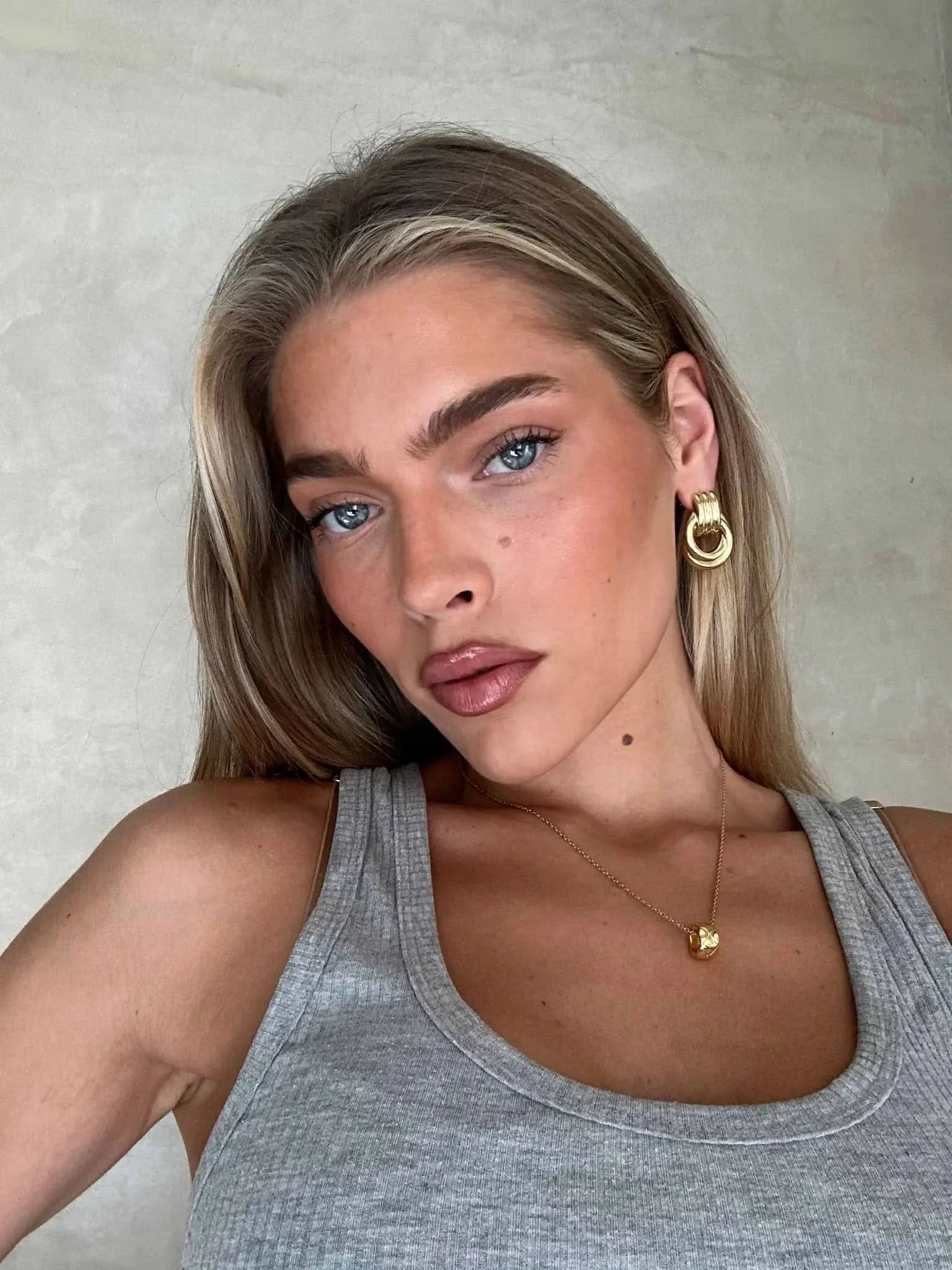 Jacquie Earrings – Gold