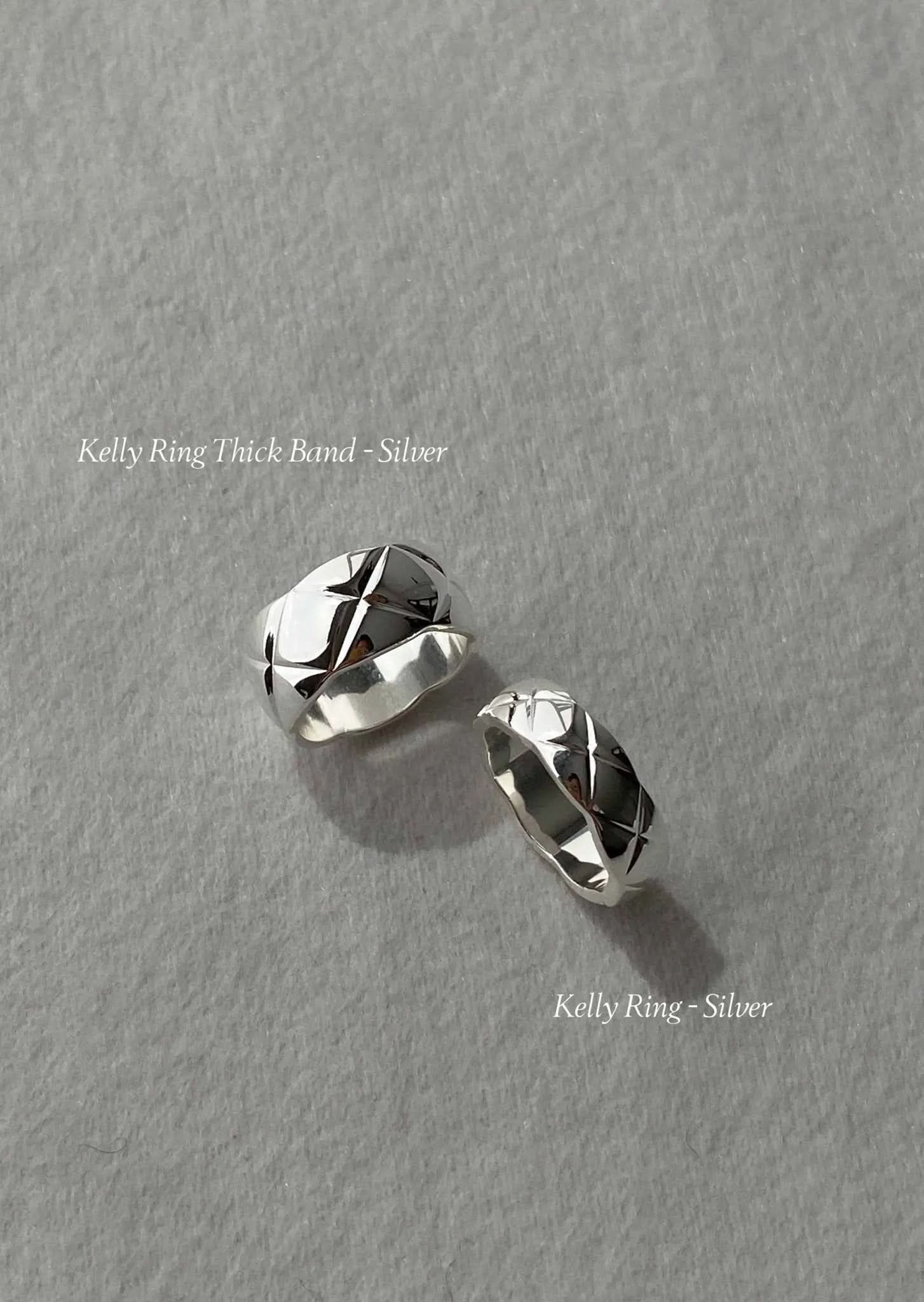 Aubrey Thick Band Ring - Silver