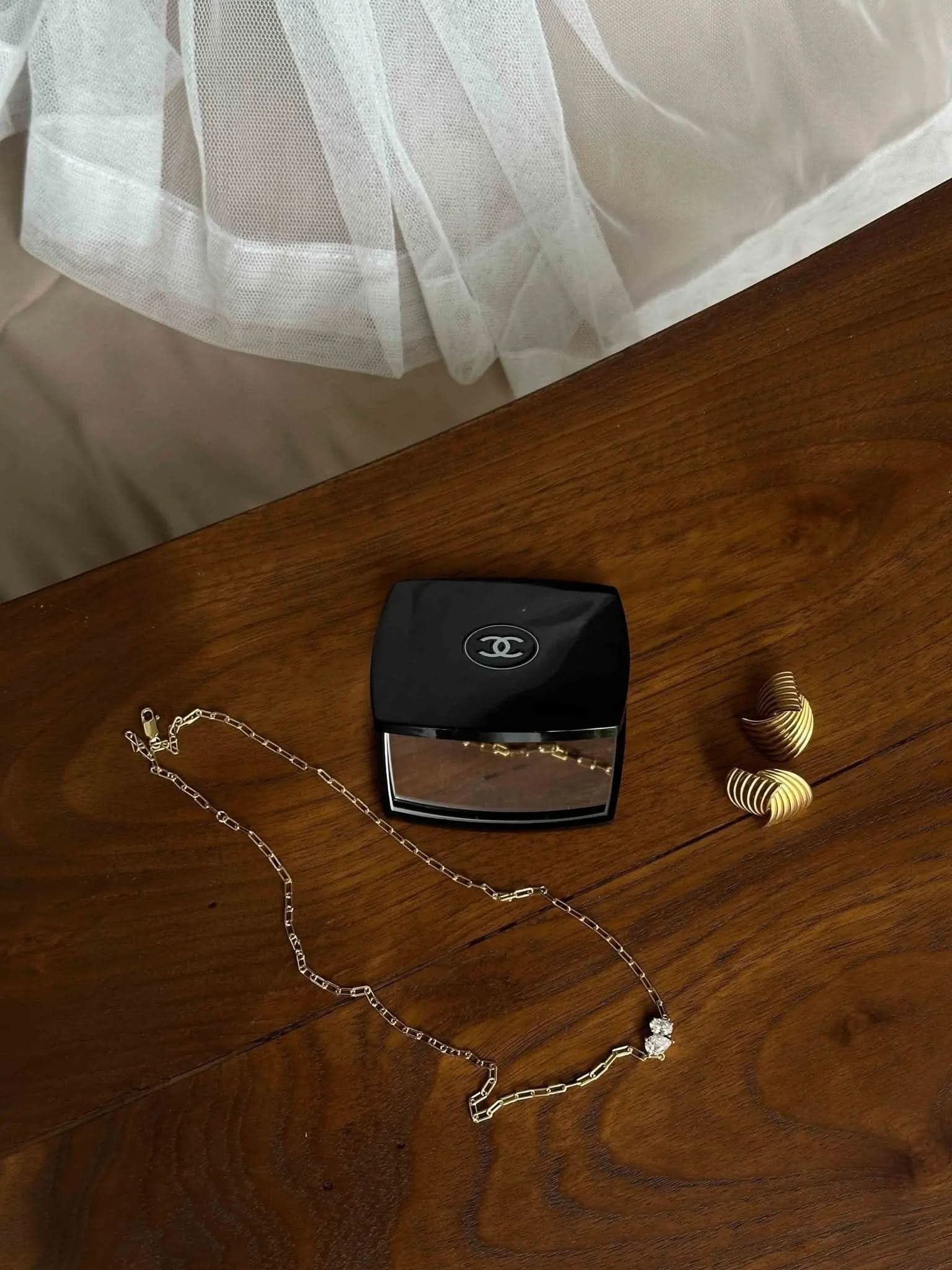 Aurelia Earrings – Gold