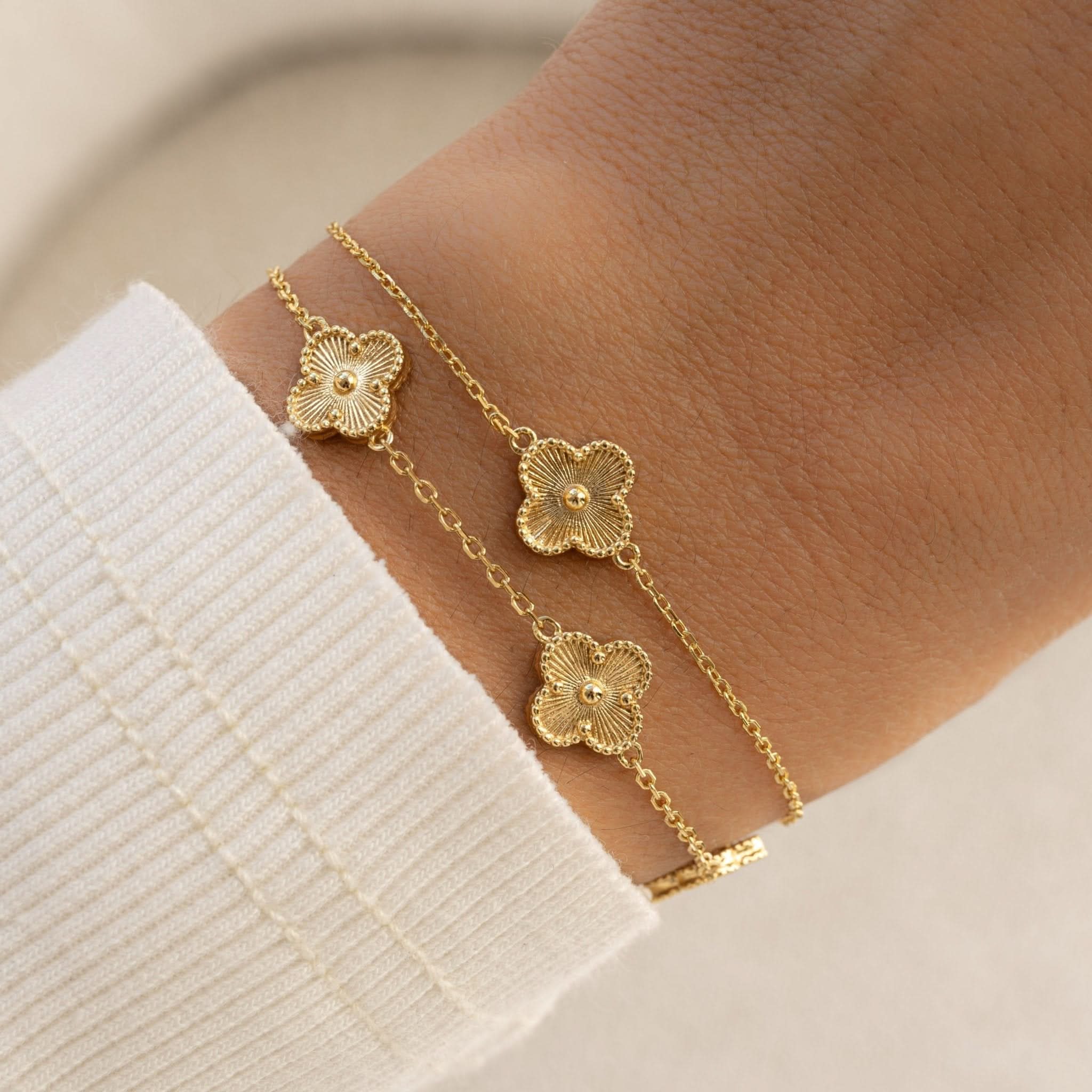 Dahlia Single Four Leaf Clover Bracelet