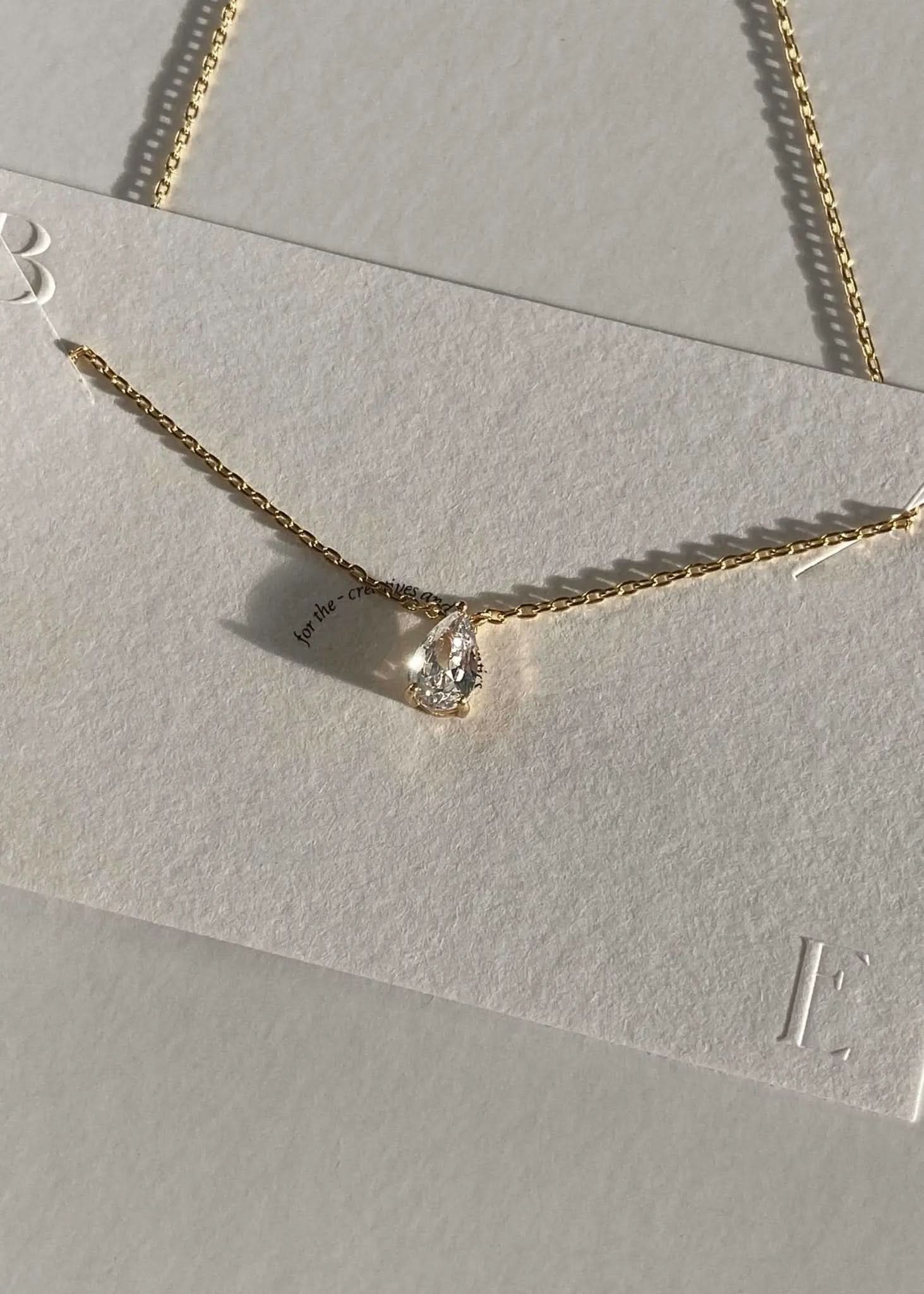 Iriss Necklace Pear - Gold