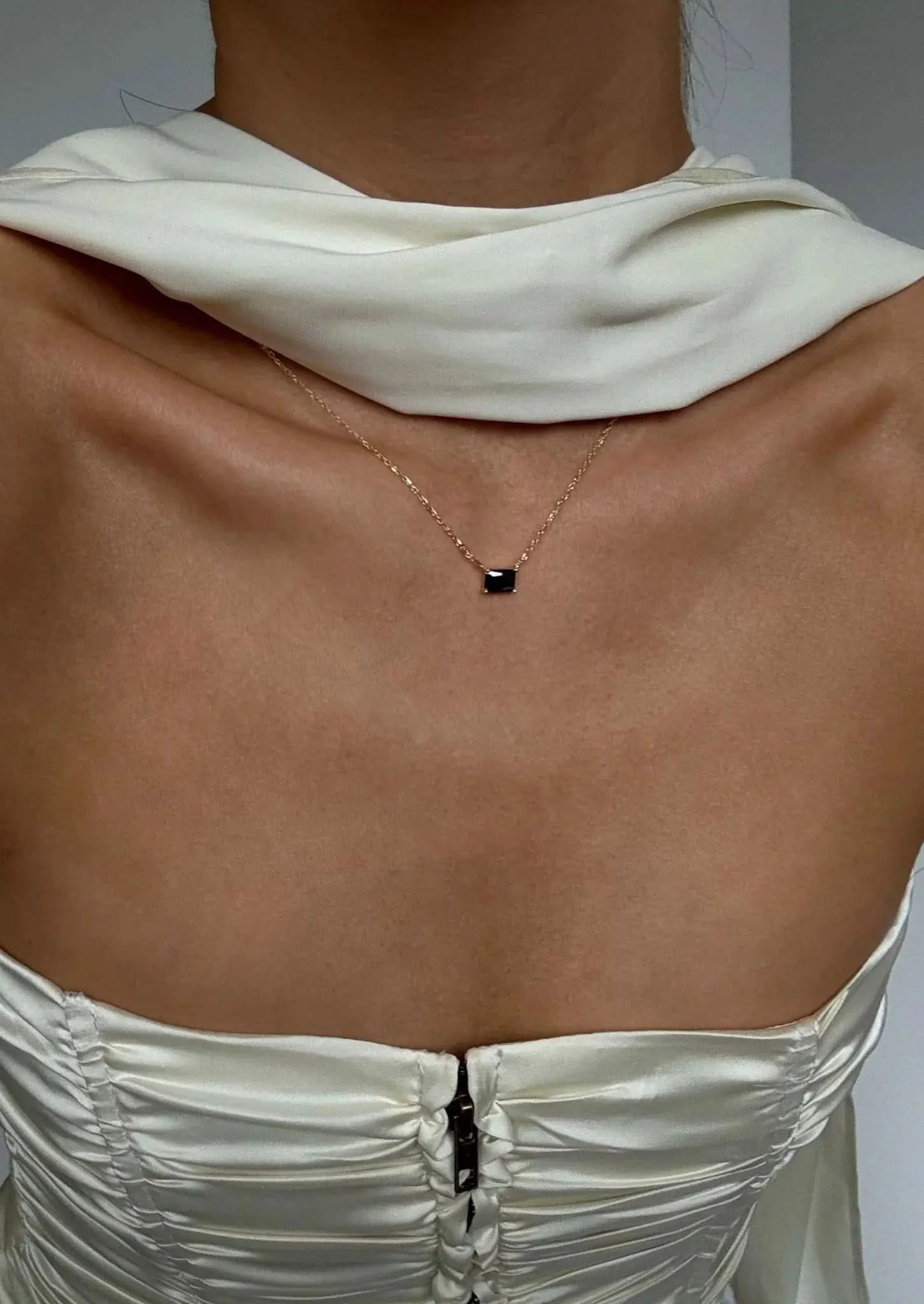 Ariana Necklace – Black Onyx Pendant